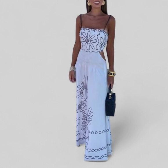 Scalloped Edge Embroidered Maxi Dress - Picture 3 of 4